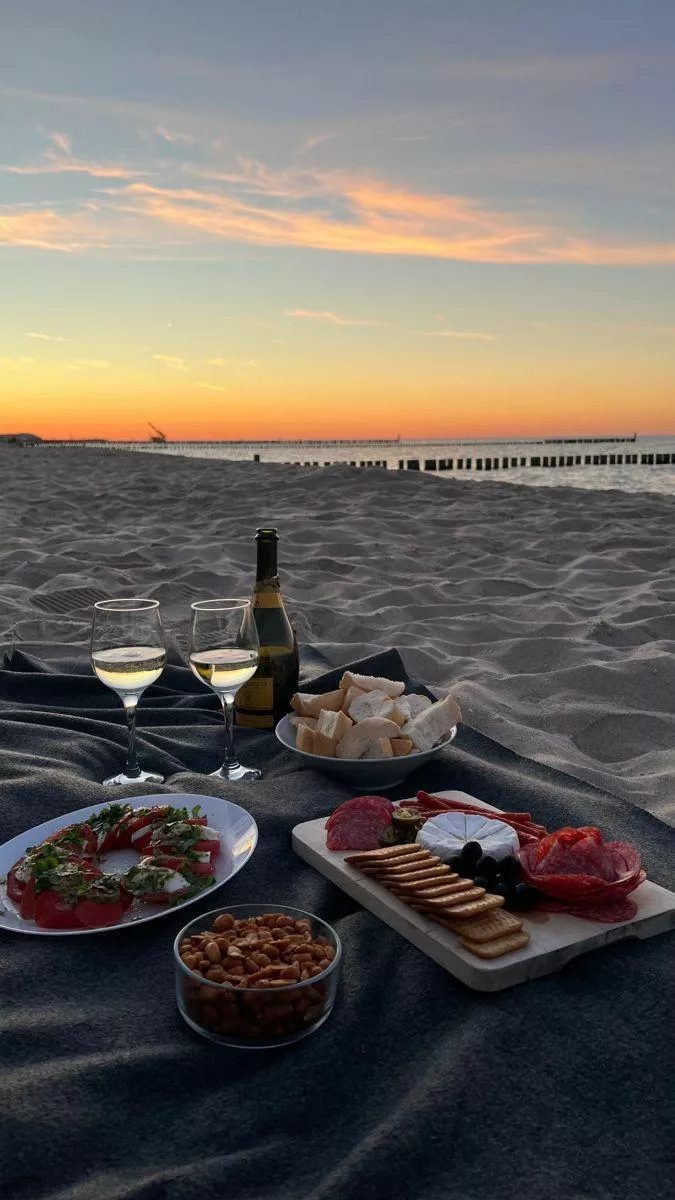 Beach and Wine & snack= perfection
