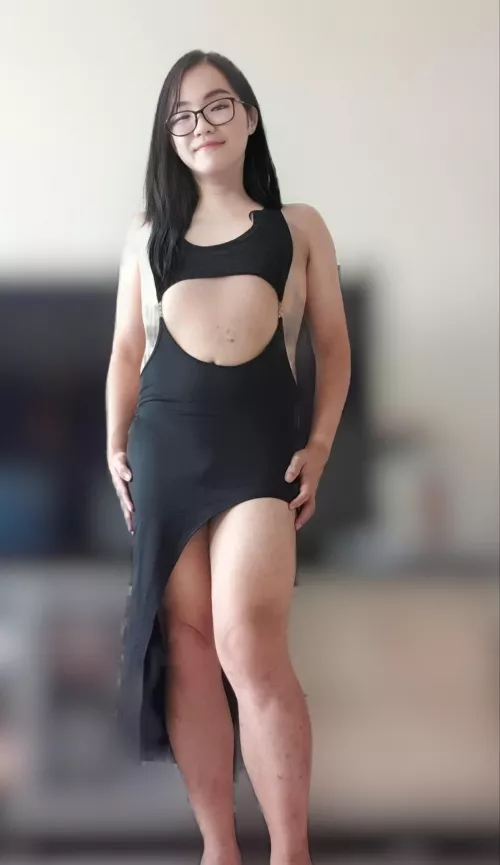 Daddy says he is coming home now when i send him this pic. I wonder why.