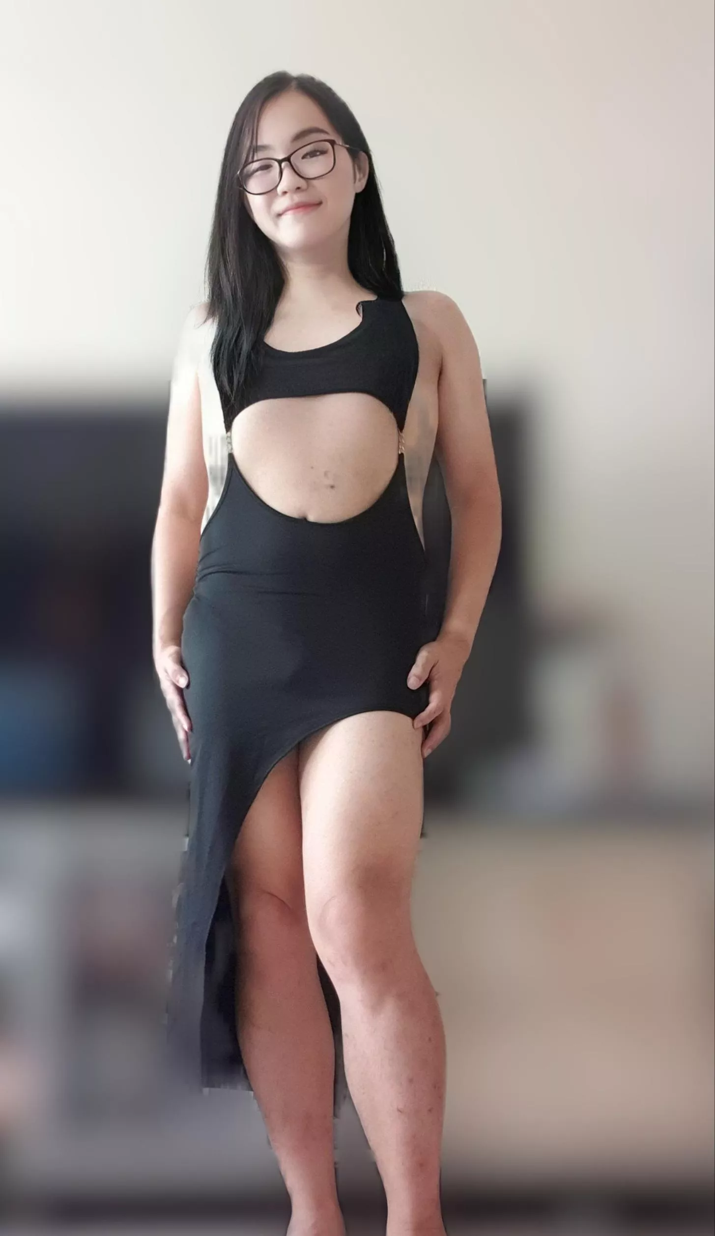 Daddy says he is coming home now when i send him this pic. I wonder why.