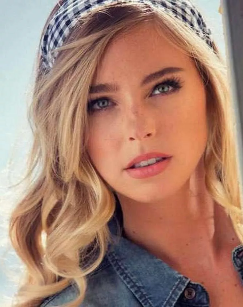Elizabeth Turner- IG