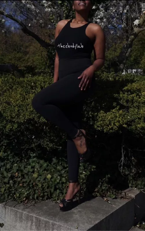 (F) my heels are 6 inches who’s bigger?