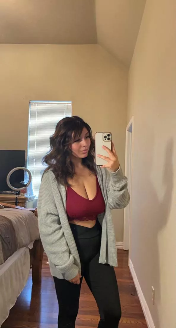 Off to the gym, wanna cum?