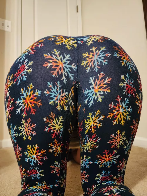 ❄️ on my 🍑 makes me happy 😊