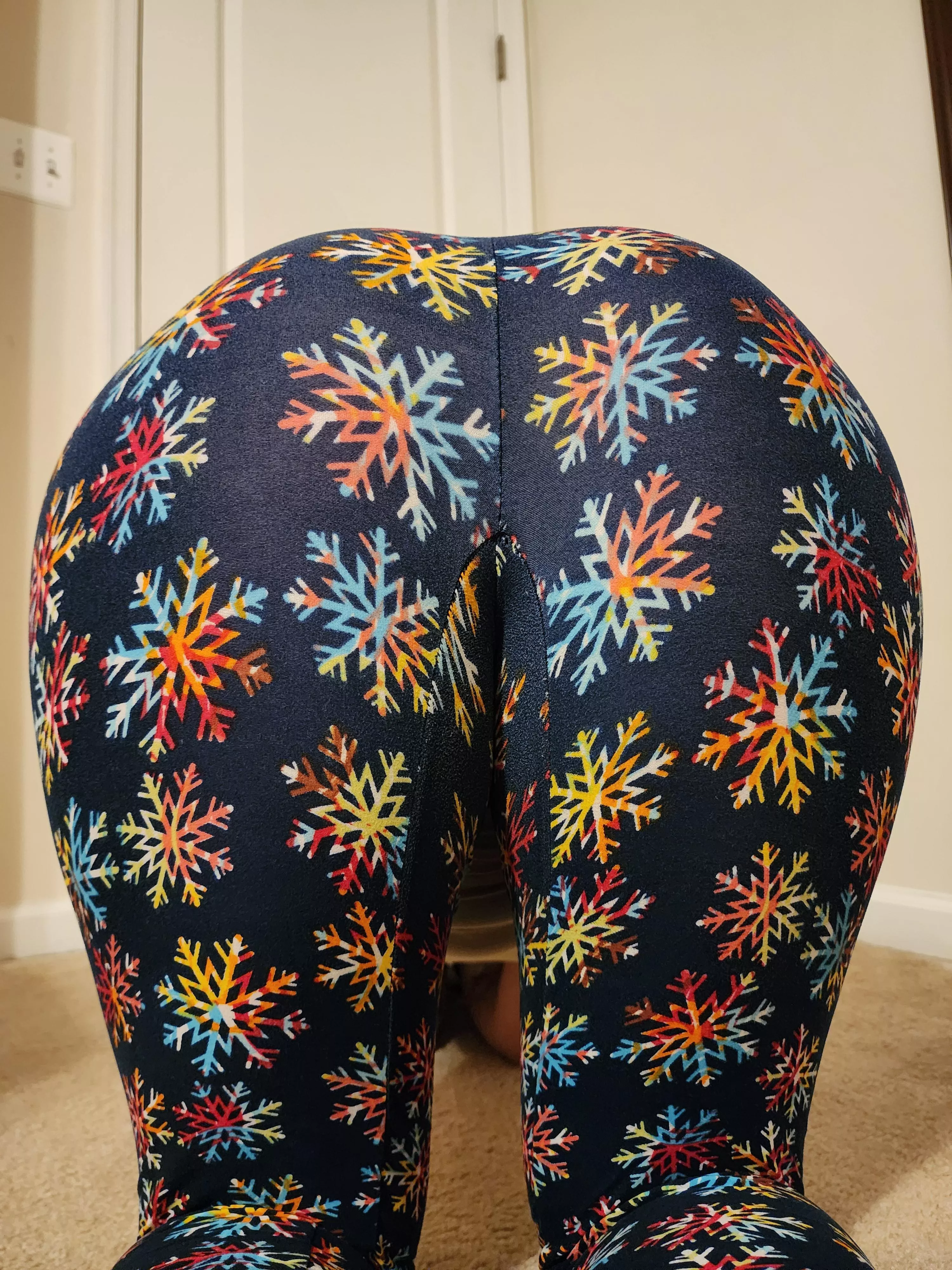 ❄️ on my 🍑 makes me happy 😊