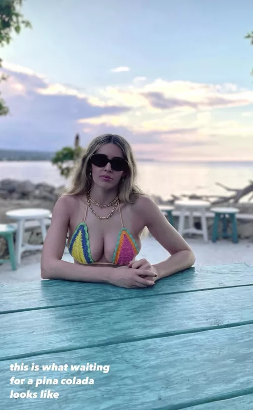 Waiting for pina colada 🍸