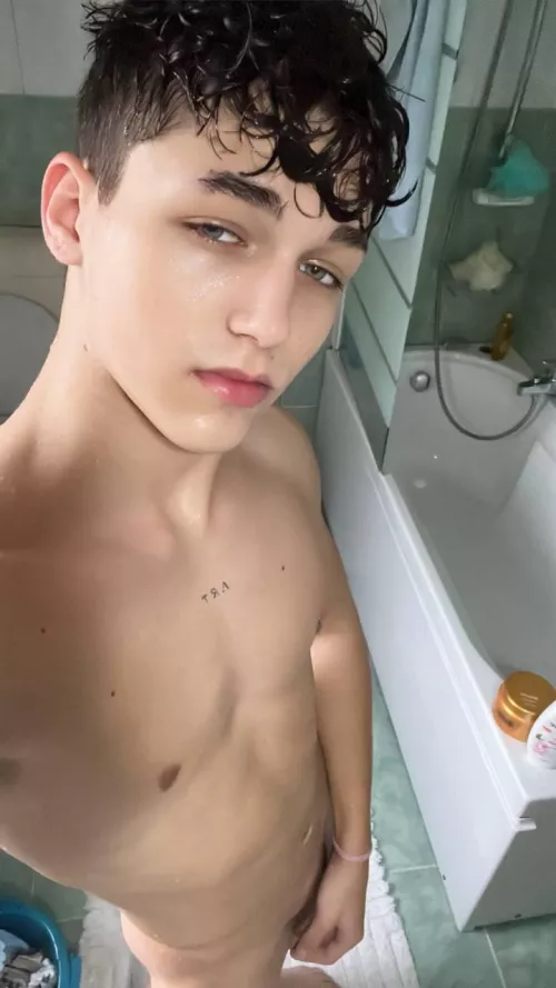 would you shower with a twink like me?