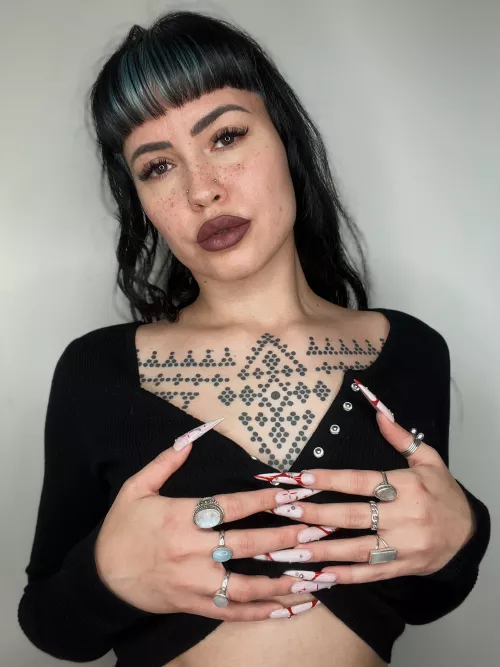 XL stilleto got you weak? ❤️