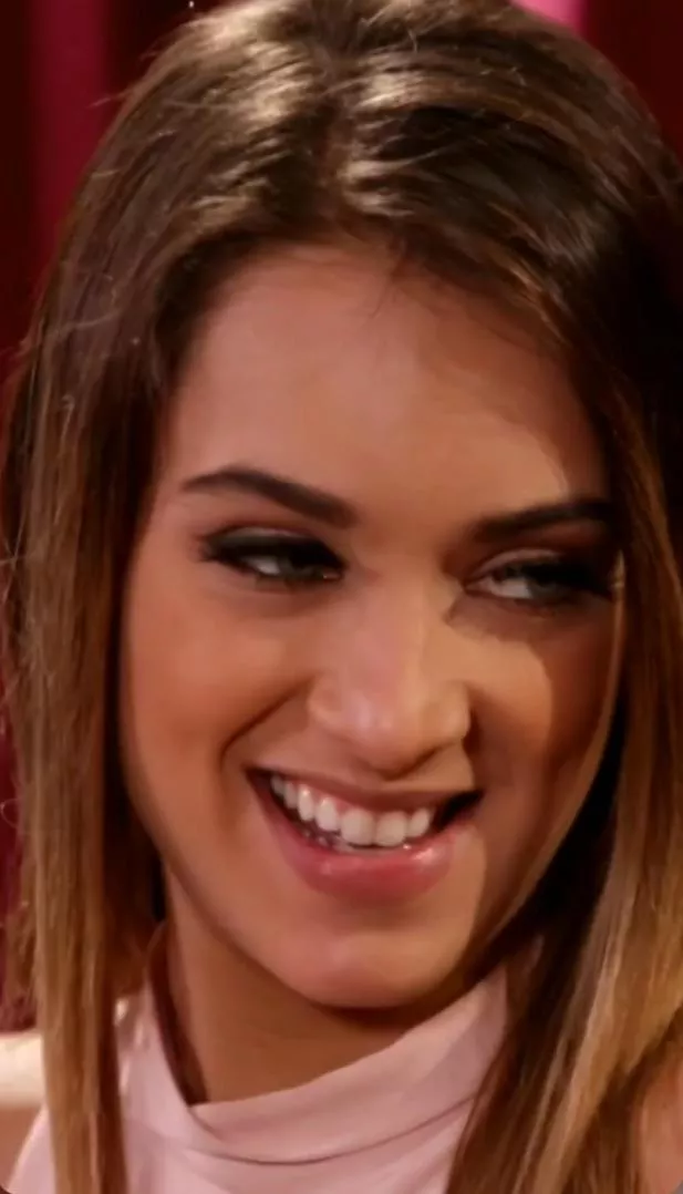 2023 is almost over and so I will post a photo of the beautiful Uma Jolie to say goodbye to this year. See you in 2024 everyone and enjoy what's left of this last day of 2023