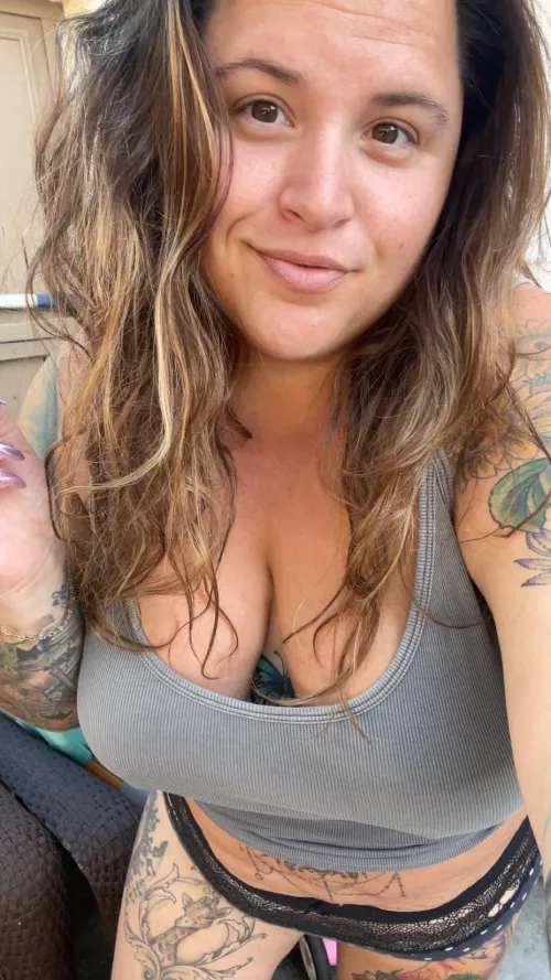 bbw stoner covered in tattoos, let my curves melt your stress away!