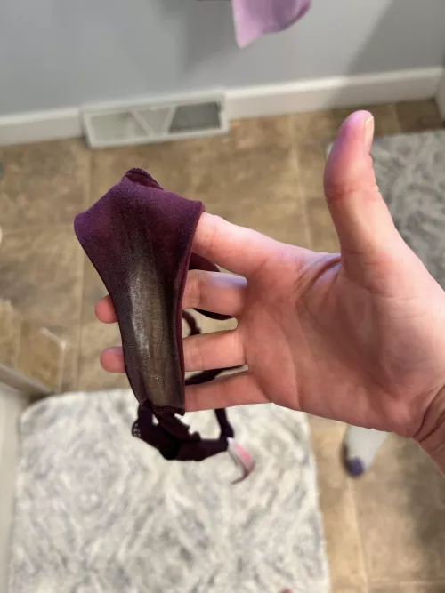 Girlfriends creamy thong 😋