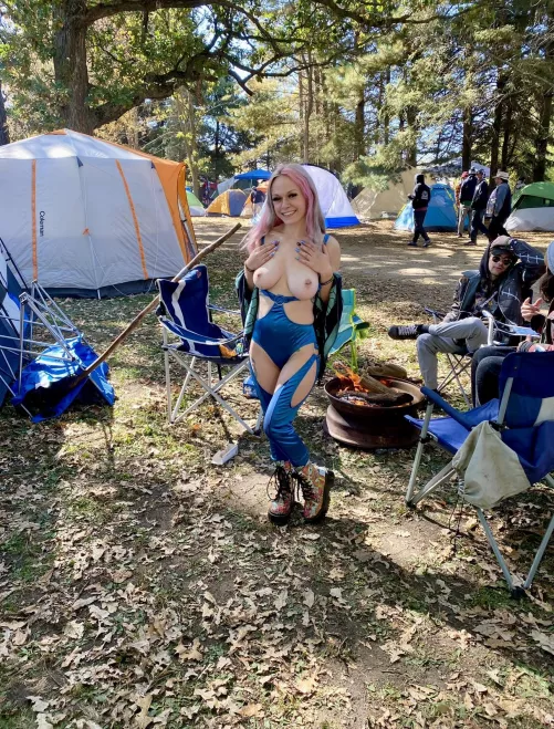 i’m a horny the exhibitionist flashing big titties at the festival