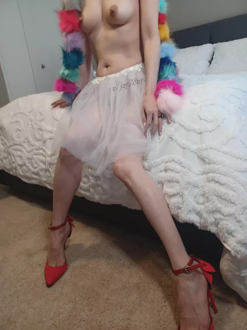 Simple seated pose of me on fun Friday (F) [OC]