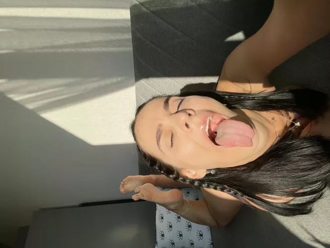 would you like having your dick in between my feet? 😛