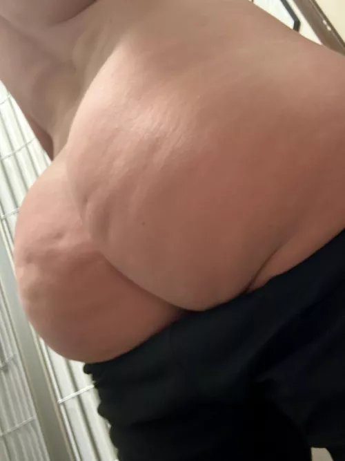 You don’t mind my dimples. Do you.