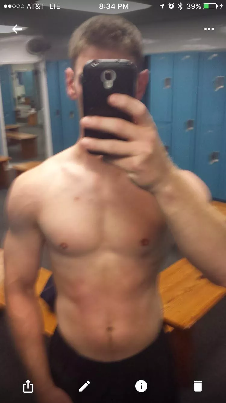 35M- Baltimore Stud looking for Hotwives/Couples