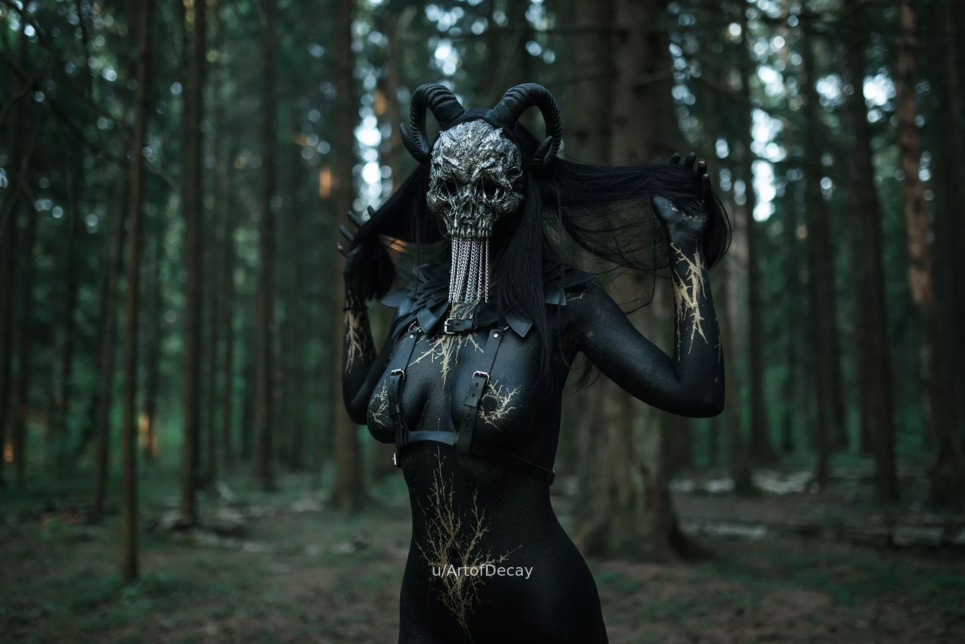 Dark body paint by ArtofDecay model Margo Kuzina photo by Roycoreroy