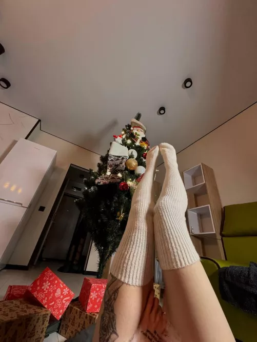 Girls in stockings should get sex