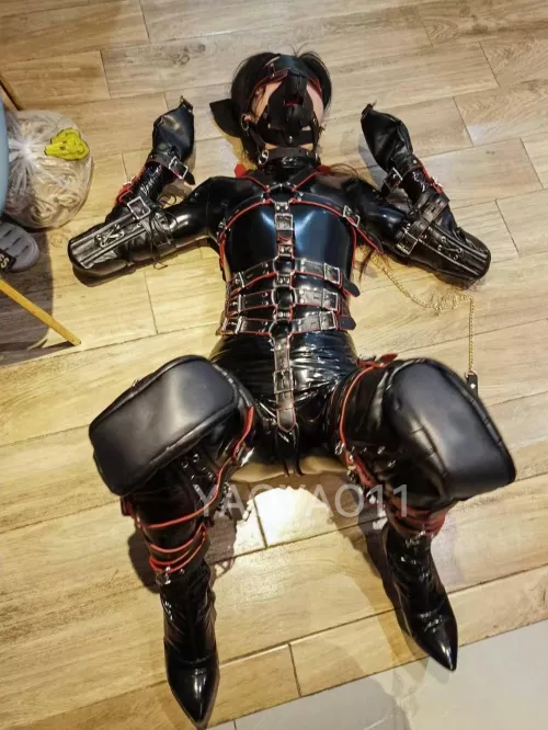 I want one in black and pink please