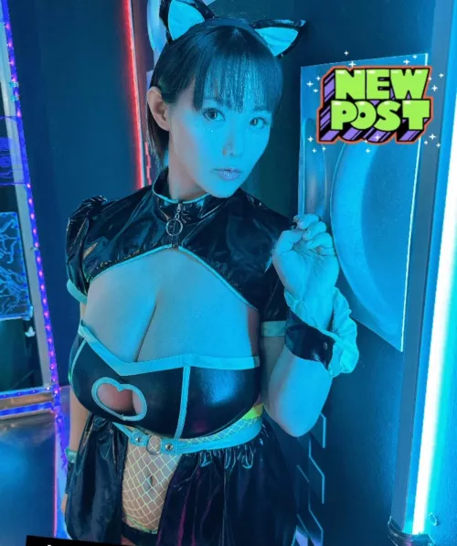 My new favorite outfit of hers!