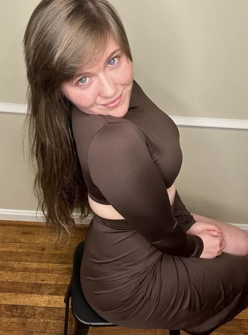 The color brown washes me out. I still like the outfit though [f]
