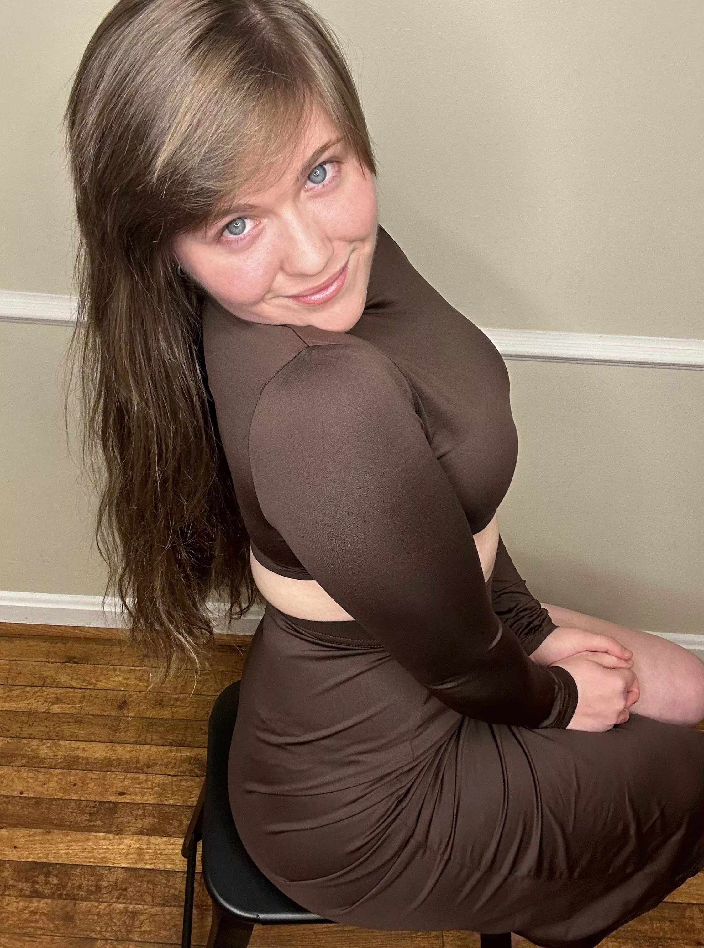 The color brown washes me out. I still like the outfit though [f]