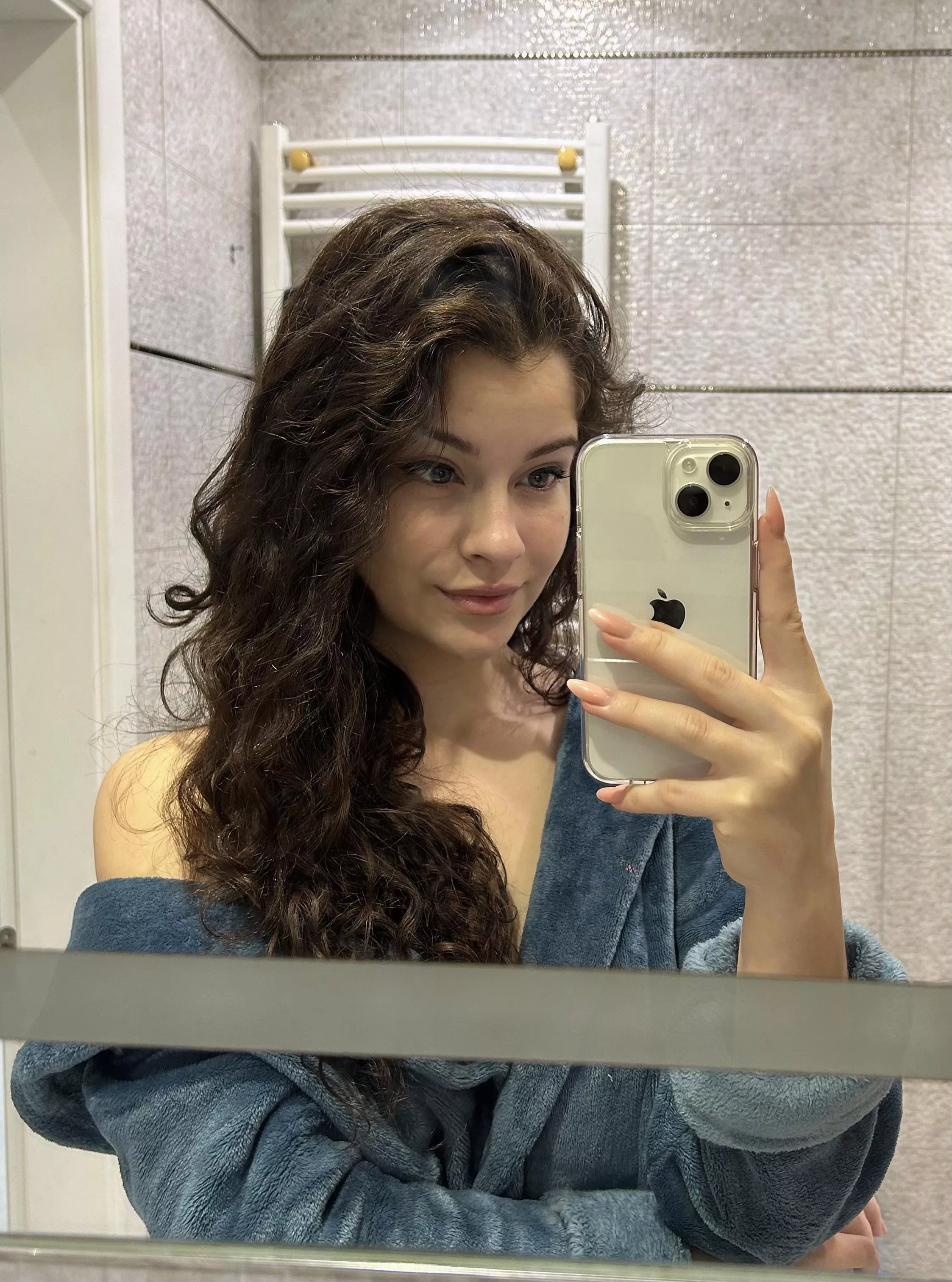 Any older men here that want to fuck me raw