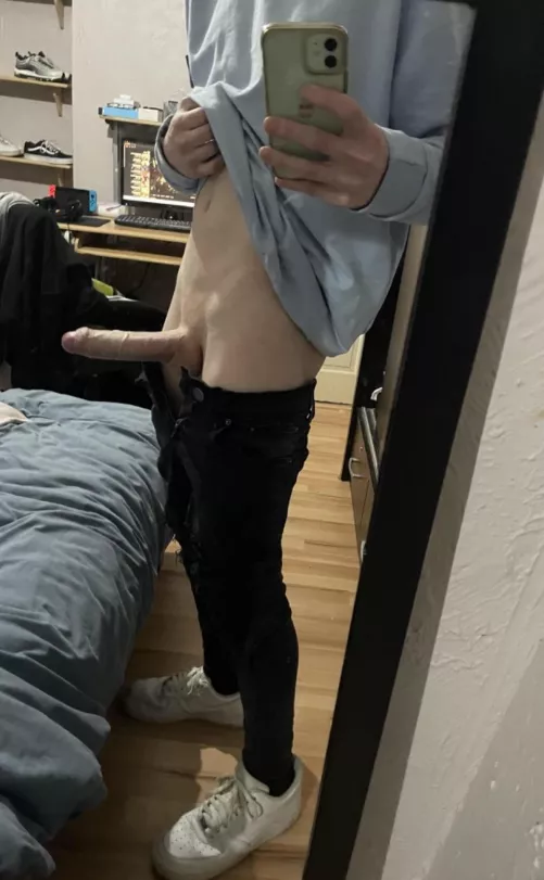Do you like short slim guys? I’m 24 and I’m only 5’7” Tall.