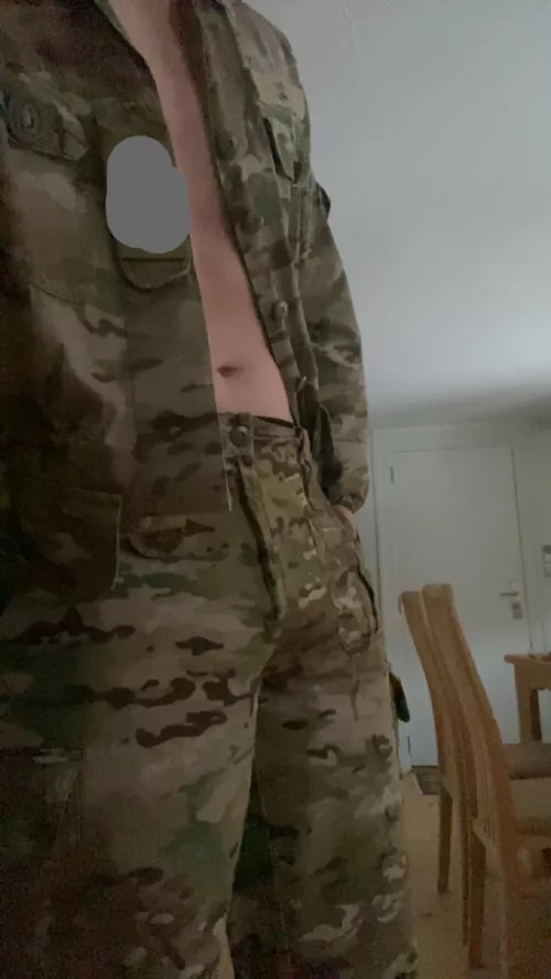 Excuse my for forgetting my t-shirt and the buttons