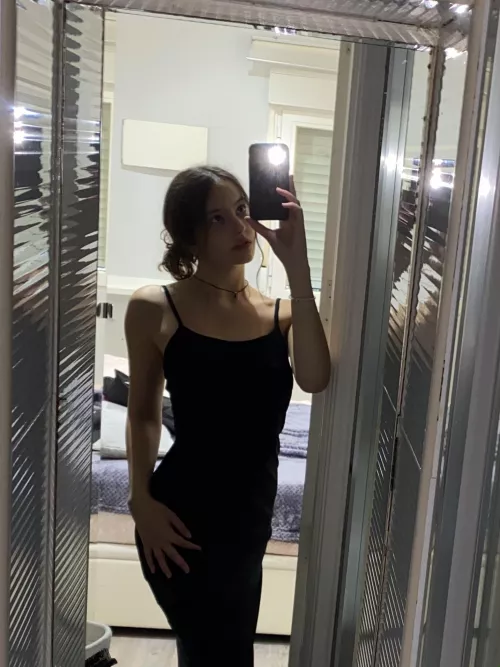 Just a random nude selfie while getting ready to go out