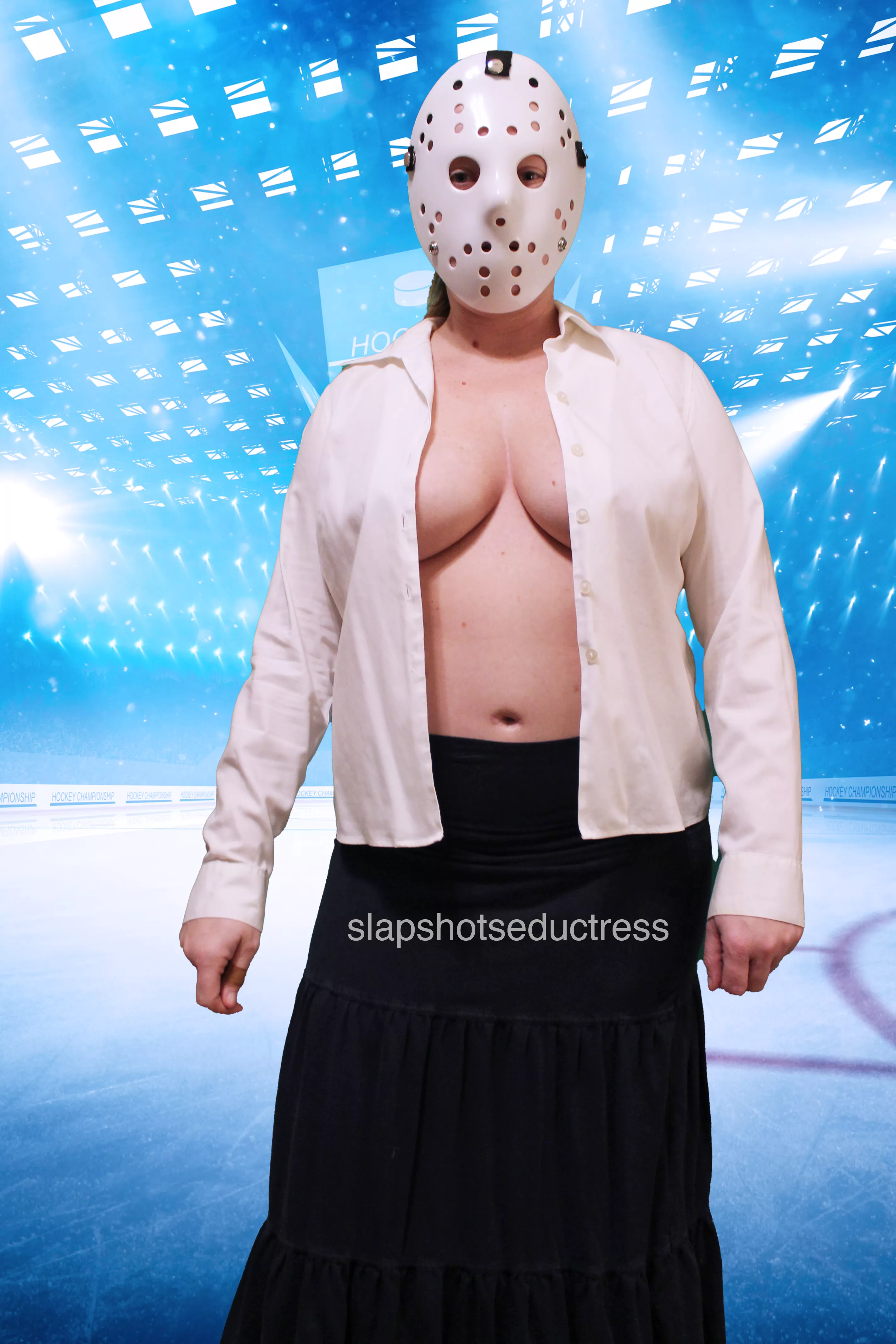 Ready to peel back the curtains? (36C)