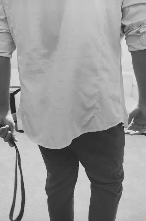 Ugh this is the photo Daddy posted for his profile photo to find other women to fuck. His belt makes me instantly wet 🥵💦