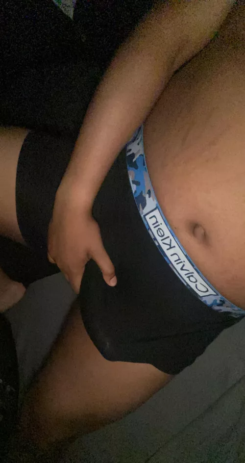 Anyone want to chat - 25 top here