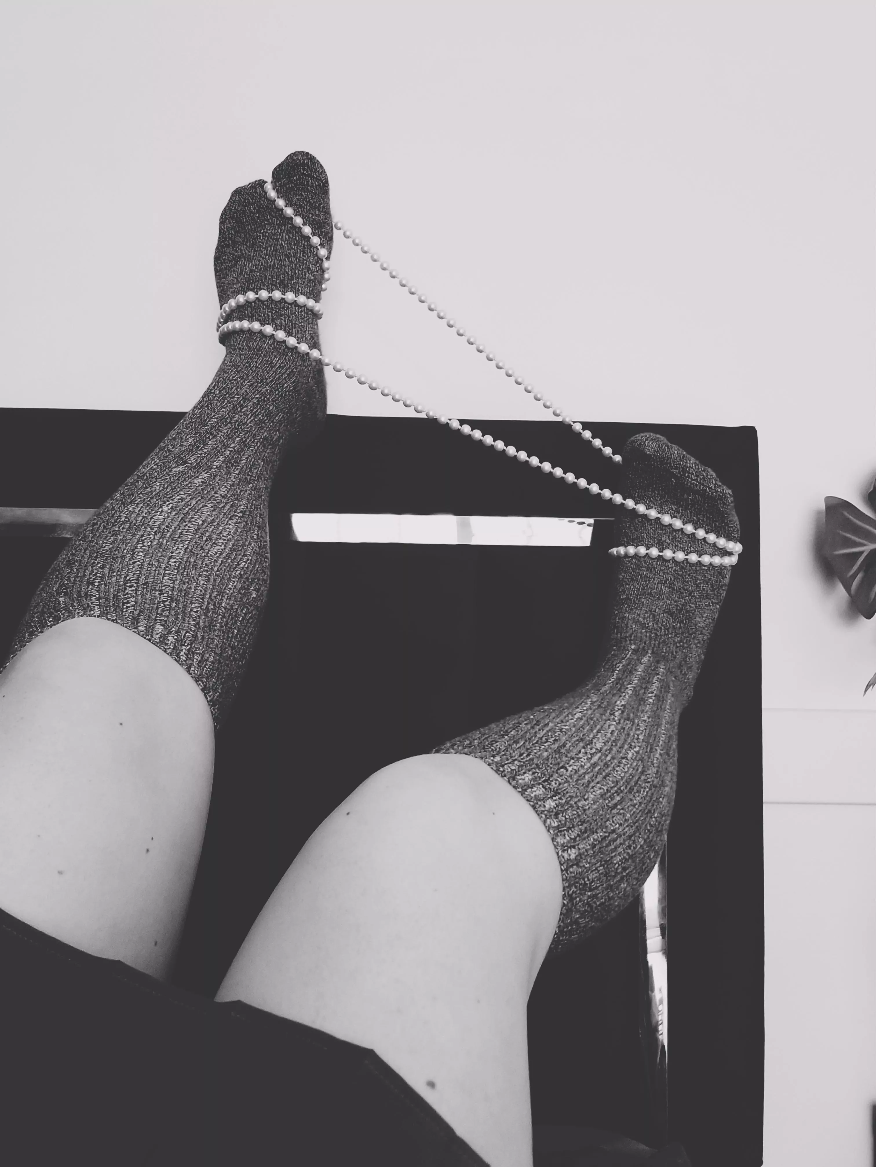 Are you dying to see these delicate tosies?