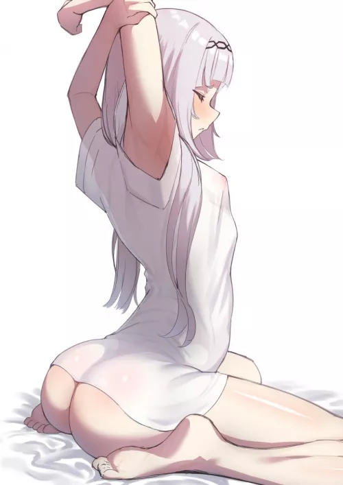 Cutie stretching after waking up.