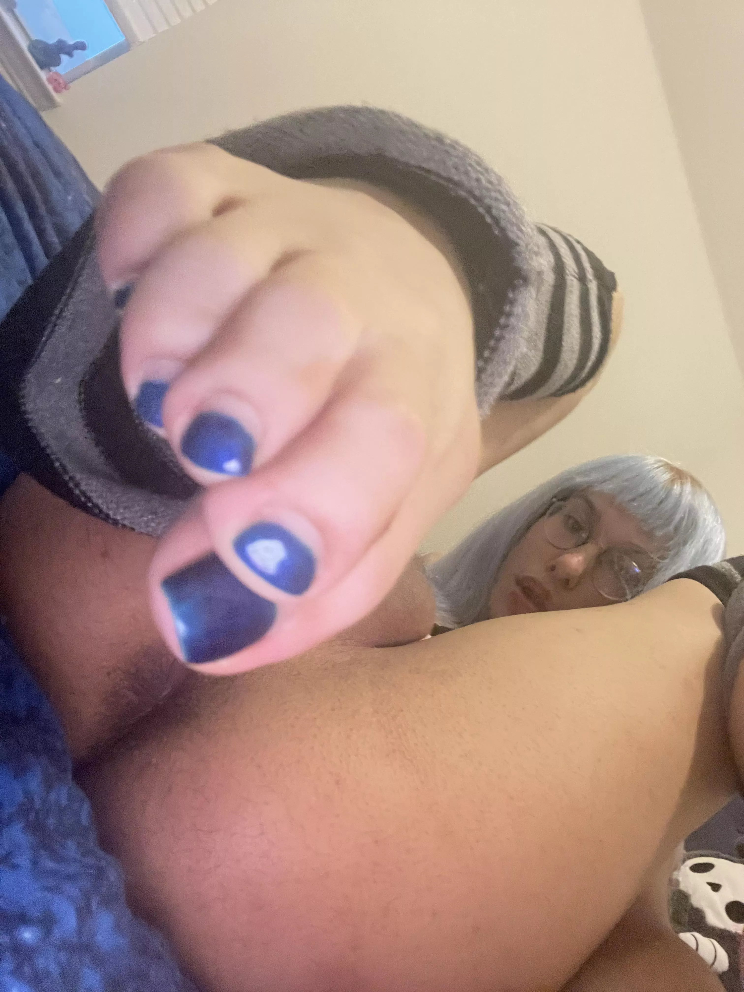 haven’t painted my nails in a while how do they look >.<