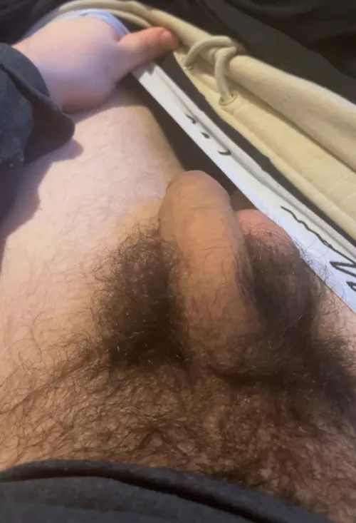 Look how huge my bush is. You like it?😏🍆Dms open😈