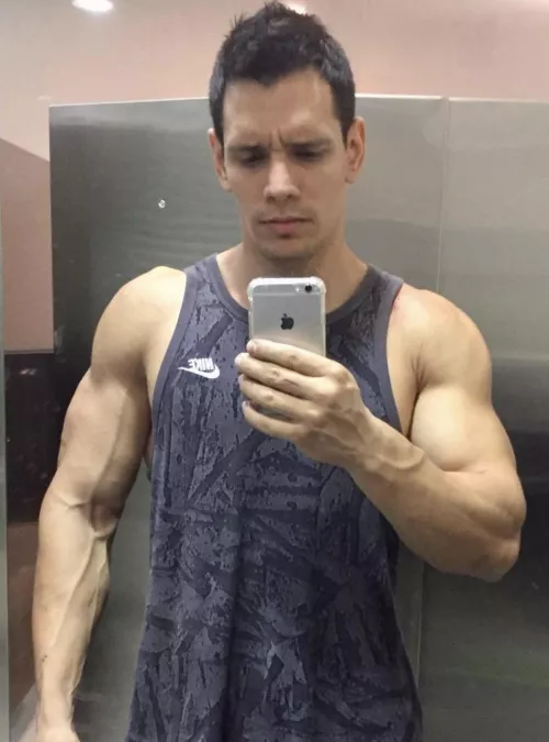 My fore arm 4 years ago 💪