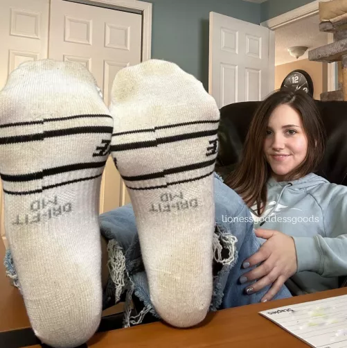 [Selling] Work can wait, my socked feet are on your desk & they’re top priority. Menu & drawer pinned. Free shipping, tracking #, pow photo included