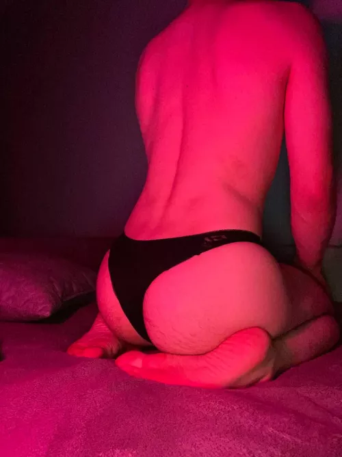 Daddy loves me sitting like this?