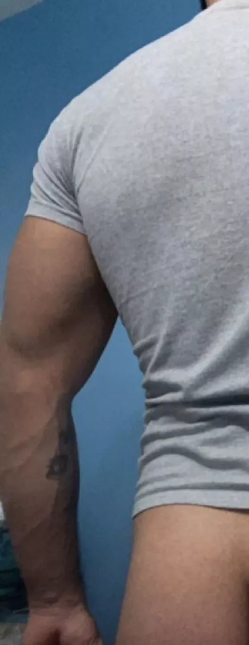 Do you like the veins? 🤭