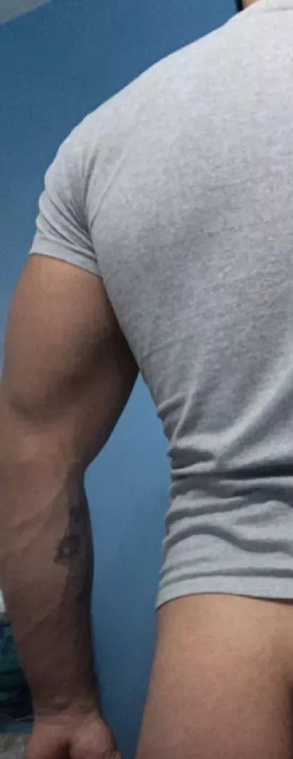 Do you like the veins? 🤭