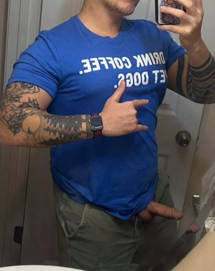 Drink coffee. Pet dogs. Smd 😜