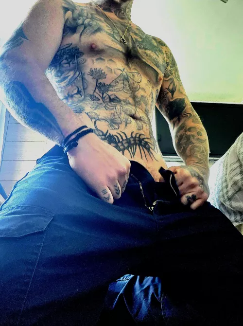 Would you meet a blue collar daddy after work??