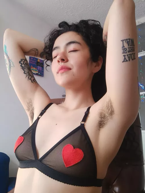 You have to choose one🙈 snuggling, sniffing or licking?