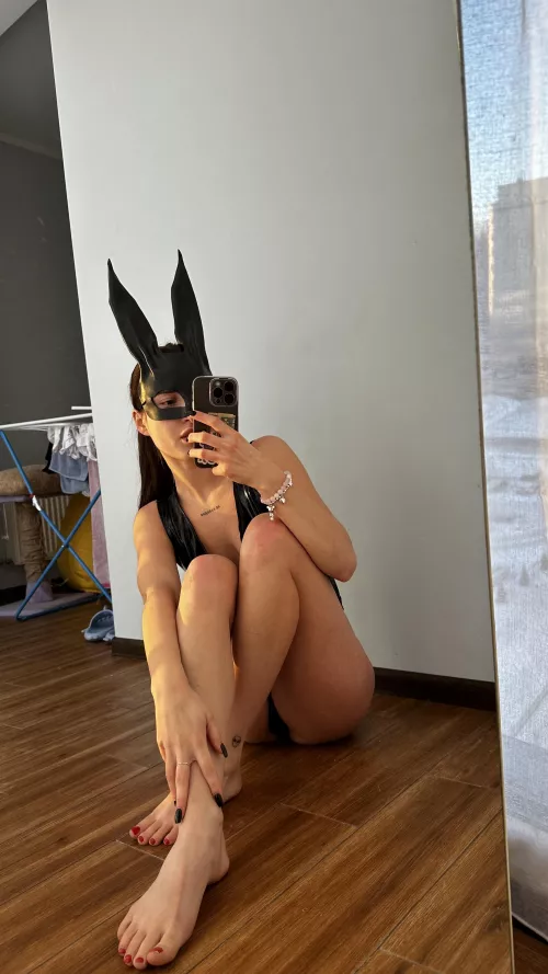 Come closer to look at my legs hehe