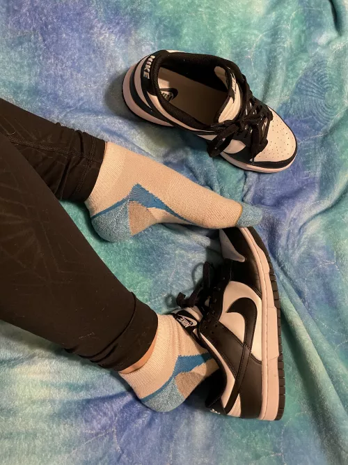 Don’t act like this tease isn’t giving you a raging boner 🤭