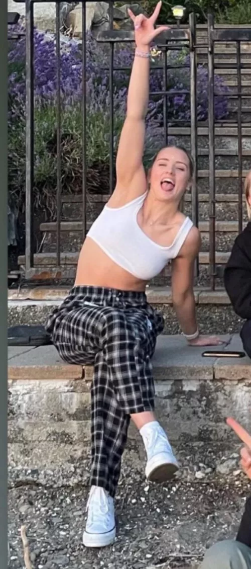 Gym girls in chucks >>>