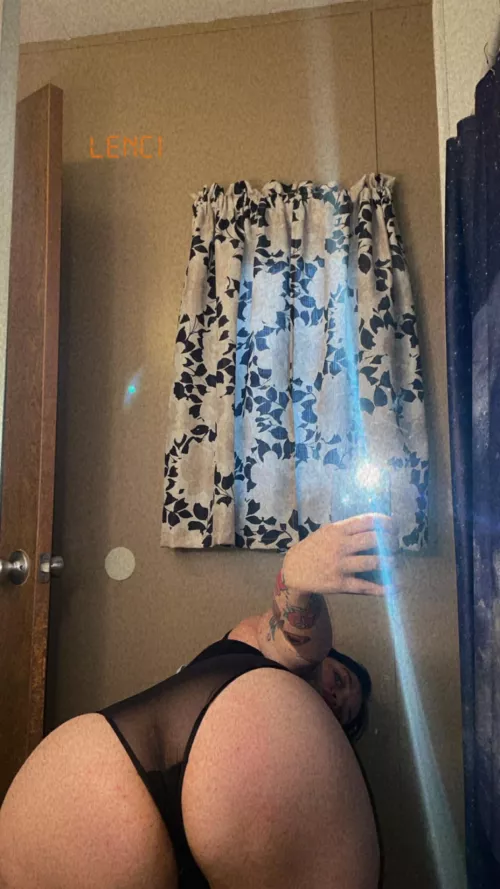 lick my pussy til i can’t stand 🥹