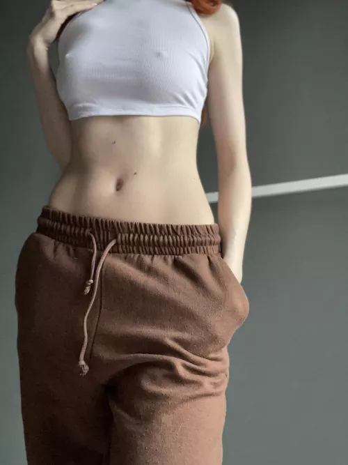 Another day, another braless look