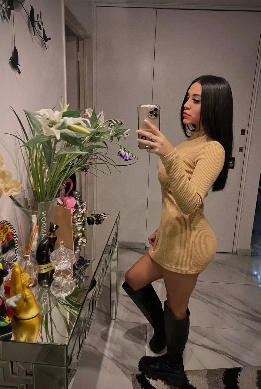 boots and tight dress perfect set for me